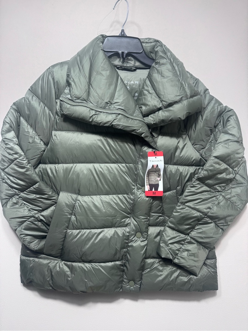 Tahari Women's Puffer Jacket Asymmetrical Water-Repellent Midweight Green nwt